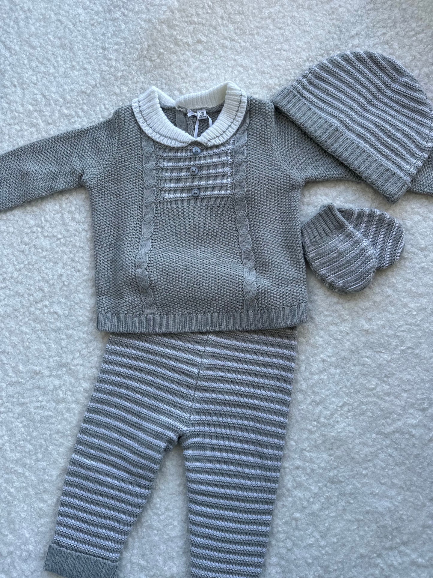 Grey knit 4 piece