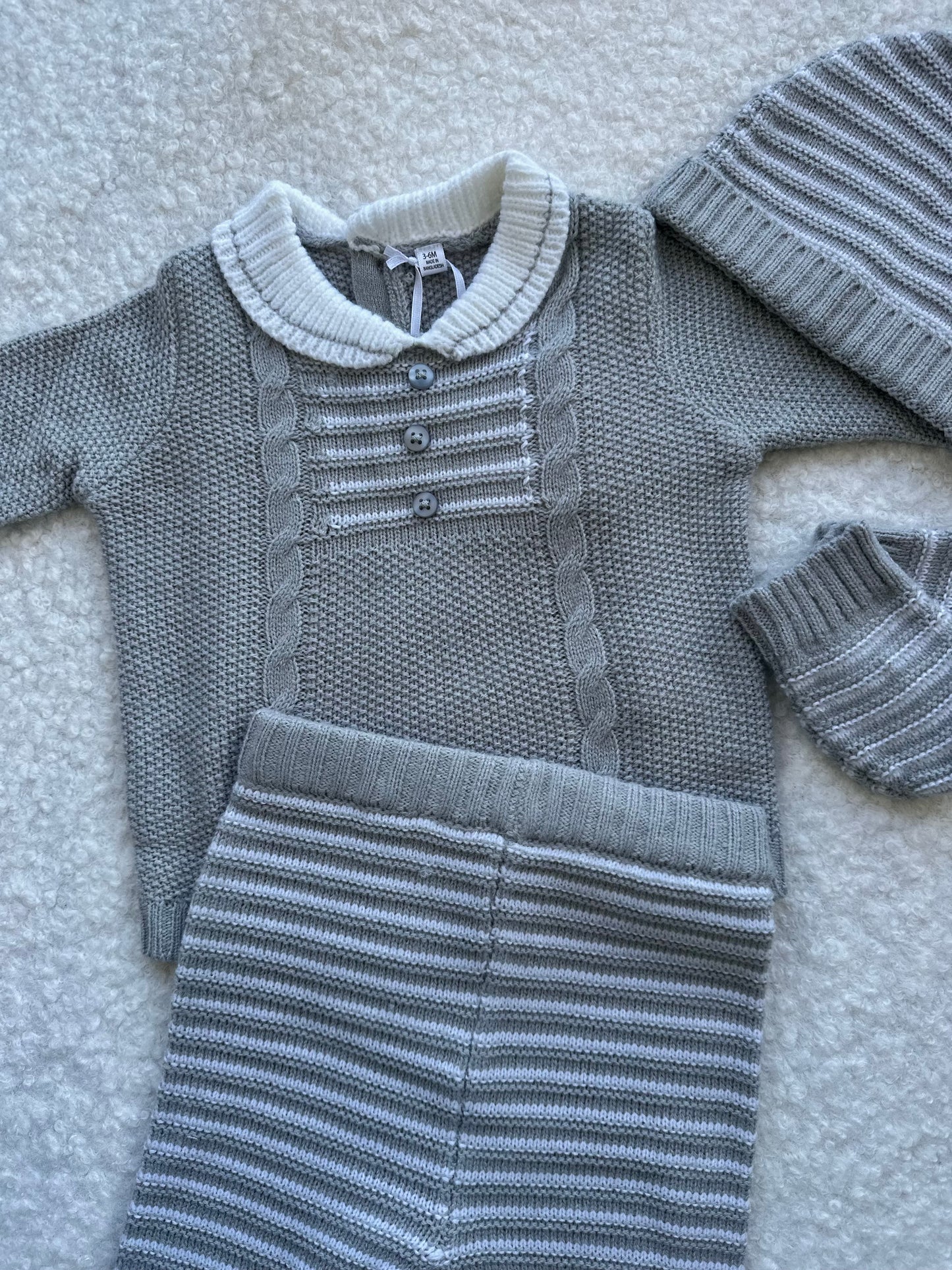 Grey knit 4 piece